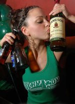 drunk_st_patricks_day_girls_33.jpg