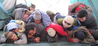 2010snowcampgroupsleeping23.jpg